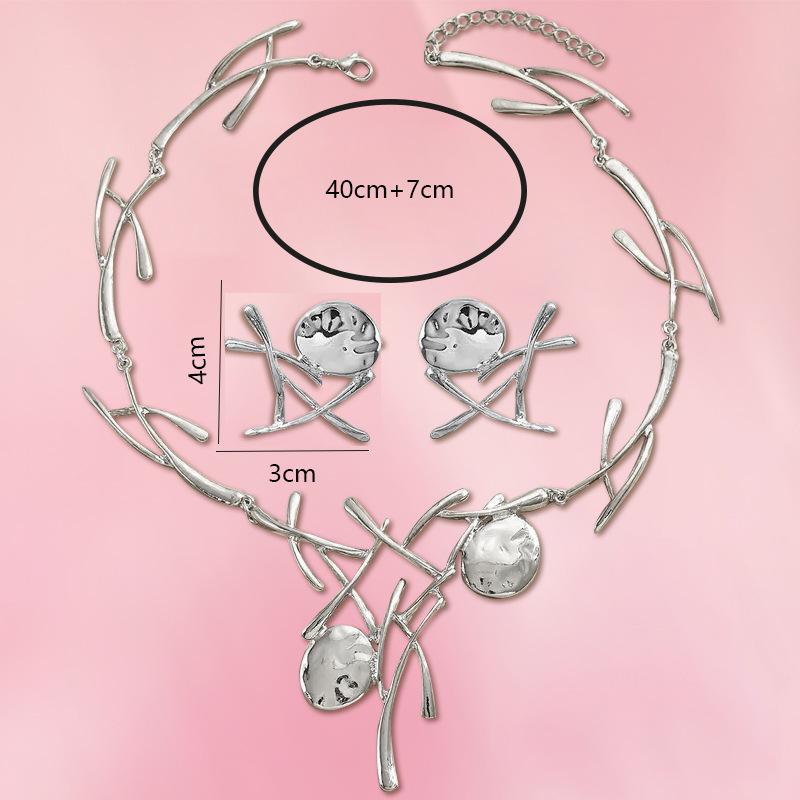 Винтажный комплект из ожерелья и сережек