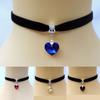 Exquisite Black Velvet Pretty Pendant For Women With Crystal Heart Shaped Choker Necklace Lovely Elegant Ribbon Choker