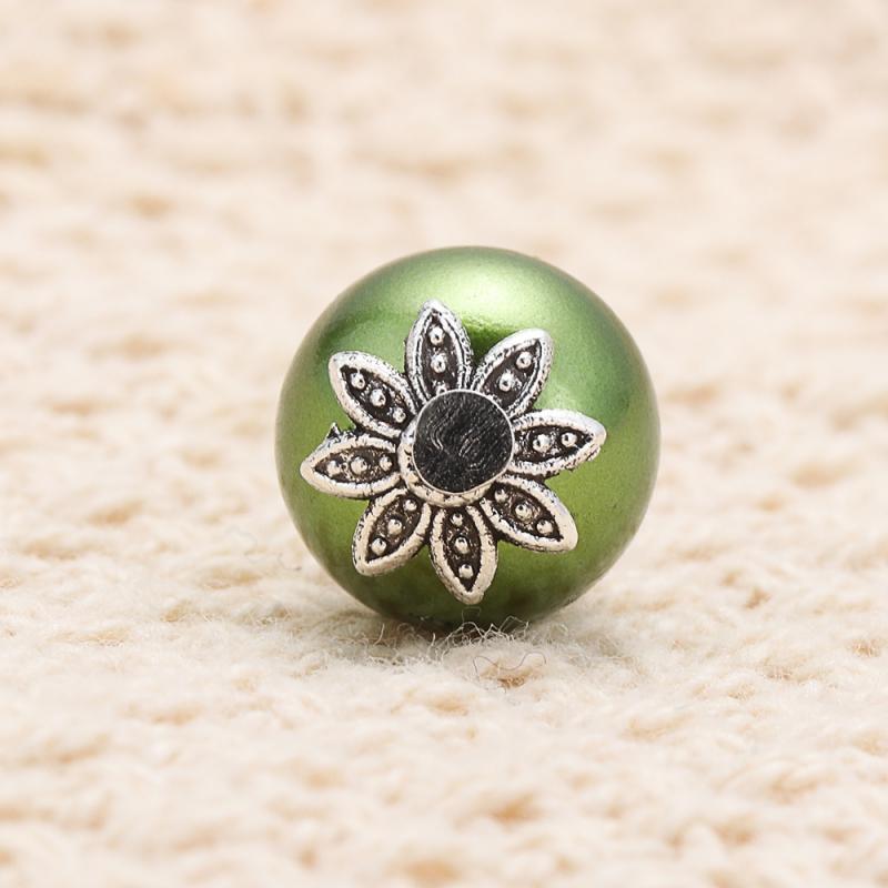 Искусственный жемчуг на застежках