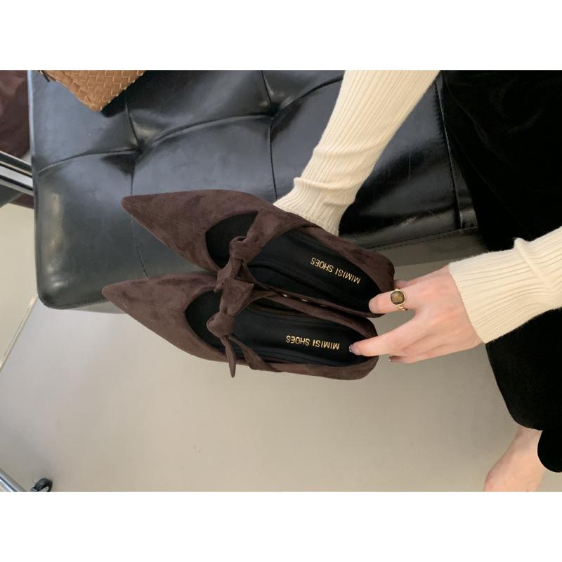 Французские туфли Мэри Джейн из замши на толстом каблуке с острым носком женские 2025 весна и осень новые вечерний бриз с юбкой низкий каблук одинарные туфли женские туфли