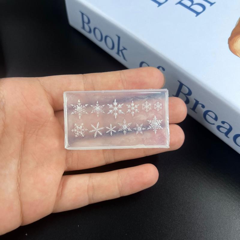 Festive DIY Nail Art Decoration, Christmas Snowflakes 3D Mold, Transparent Silicone Acrylic Manicure Template for Nail Charm