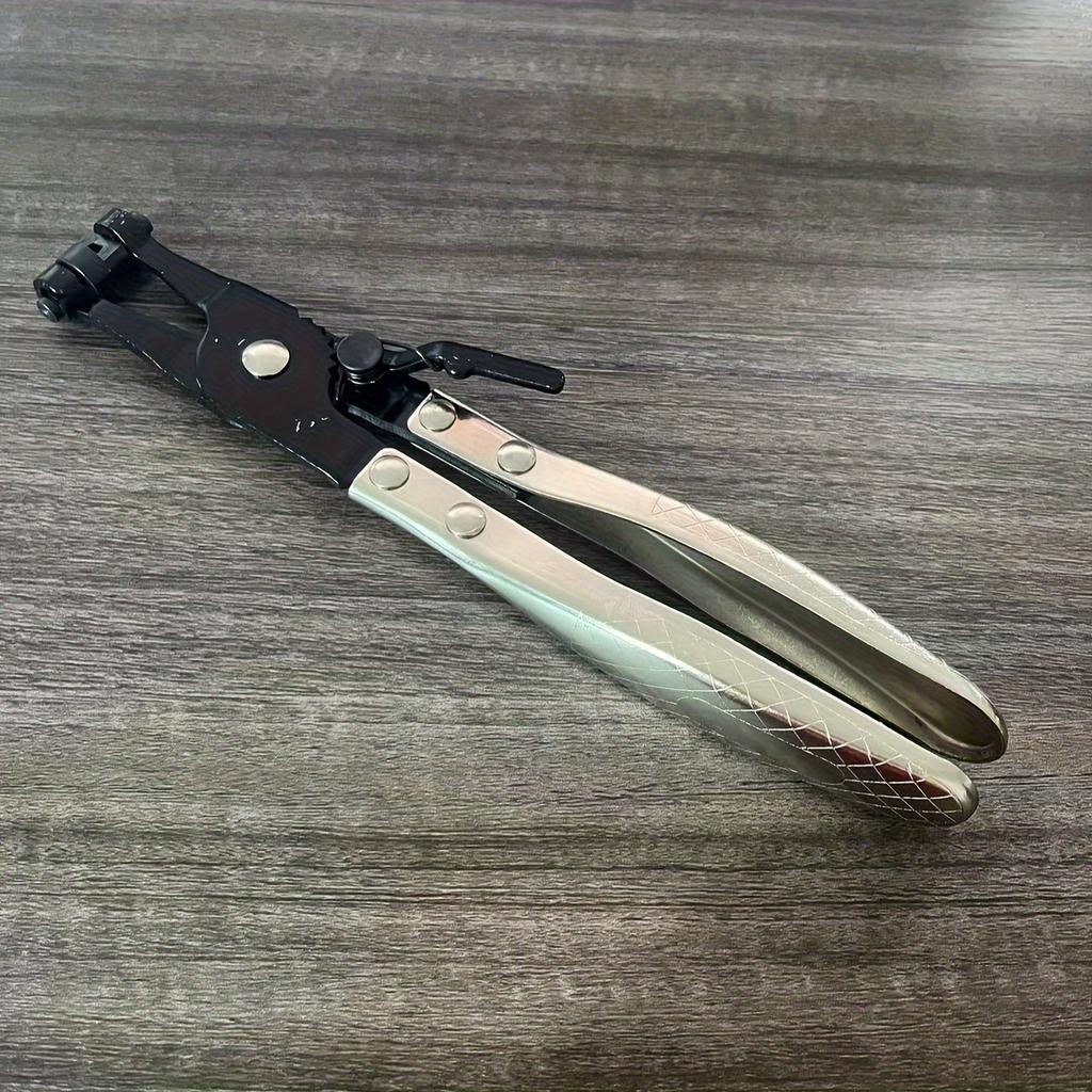 Плоскогубцы для хомутов для шлангов водопроводных труб автомобиля. Зажим с поворотным приводом. Инструмент для фиксации губок. Снятие и установка кольцевых плоских хомутов для шлангов.