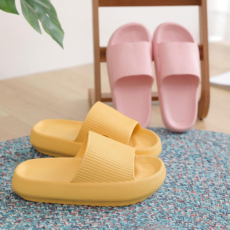 Thick Platform Cloud Slippers Women Fashion Eva Soft Sole Home Slippers for Woman Sandals 2024 Summer Non Slip Beach Flip Flops