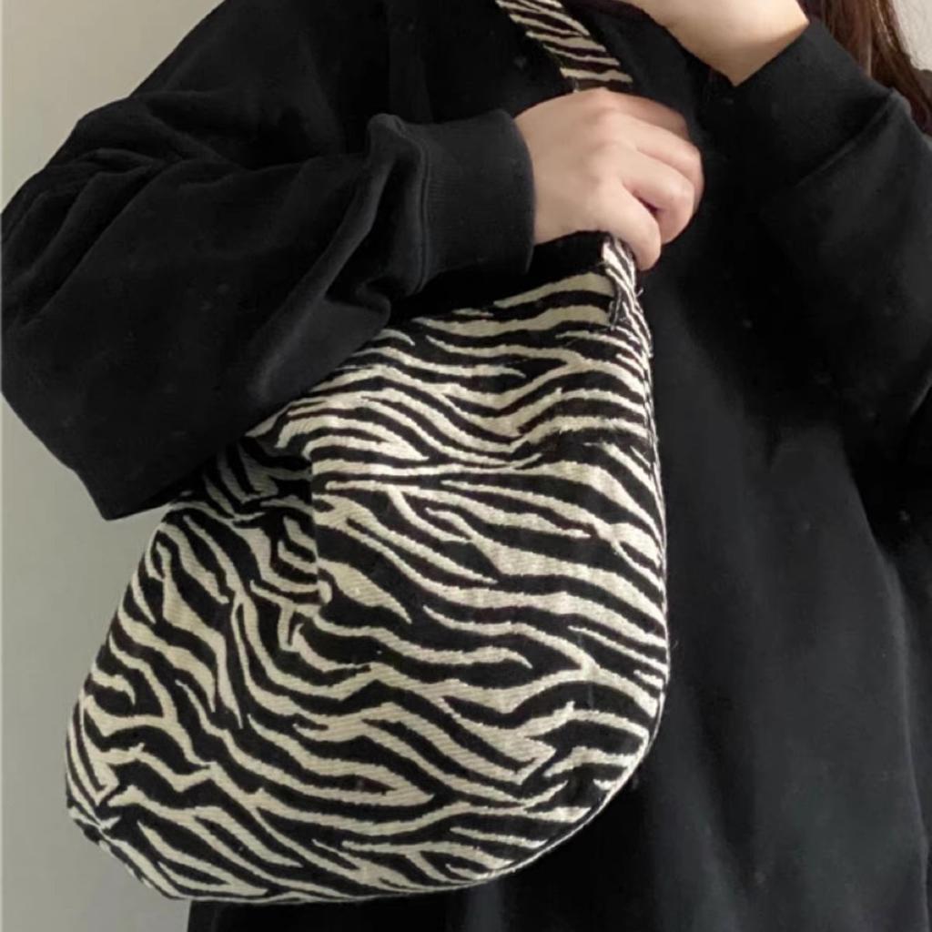 Ранняя осень с абсолютом! Ретро жаккардовая сумка с узором зебры, закругленными углами, сумка-подмышка, на плечо, нишевый дизайн, женская