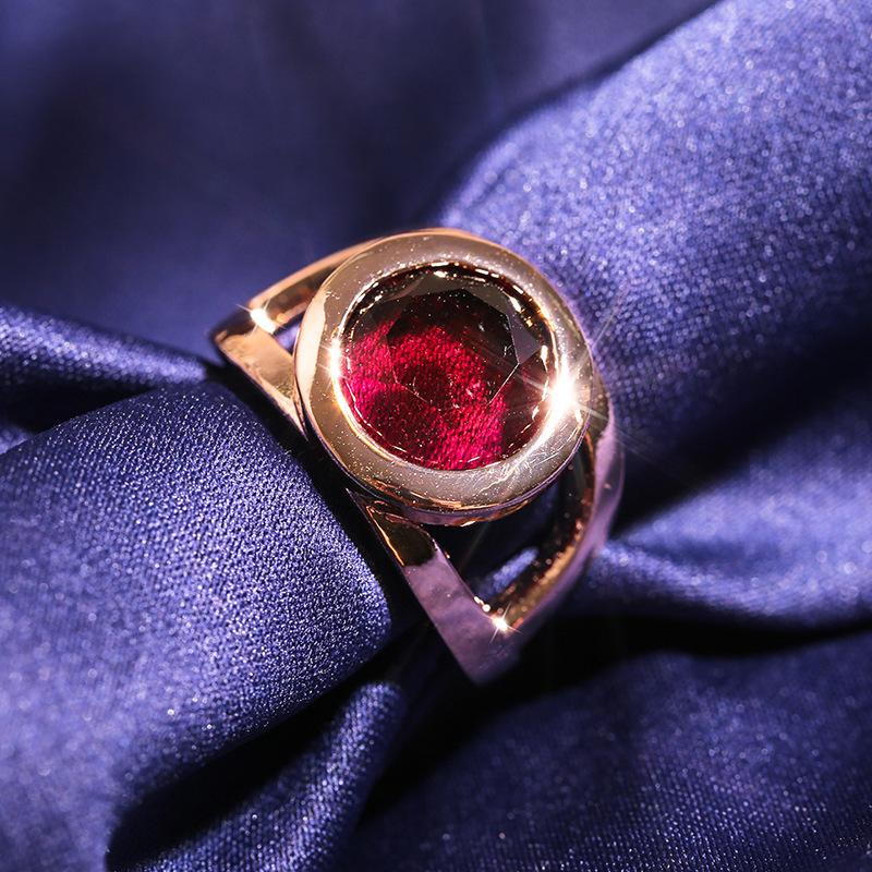 Hot-selling Fashion Styles of European and American Styles, Pomegranate Red Zircon Women's Rings, Popular Jewelry