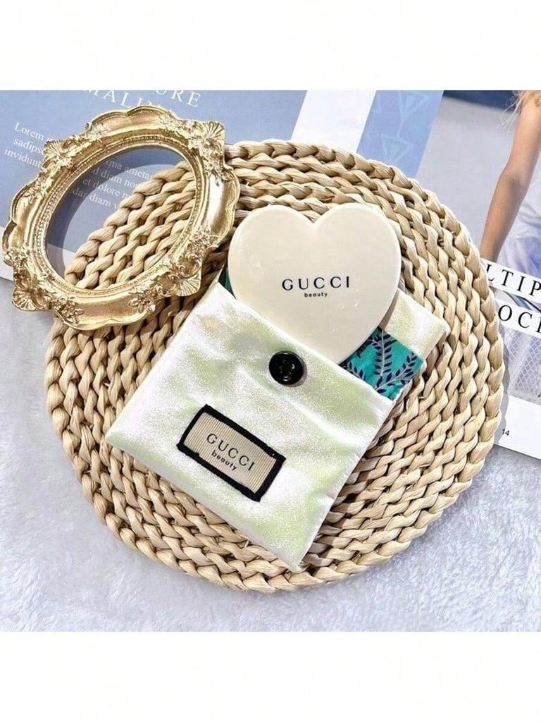 Gucci Набор: Зеркало в форме сердца с блестками и атласный мешочек