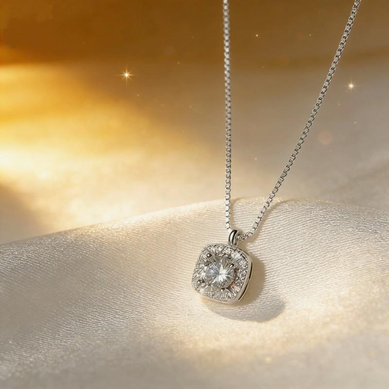 Womens Small Square Sugar Zircon Clavicle Chain Light Luxury Versatile Necklace