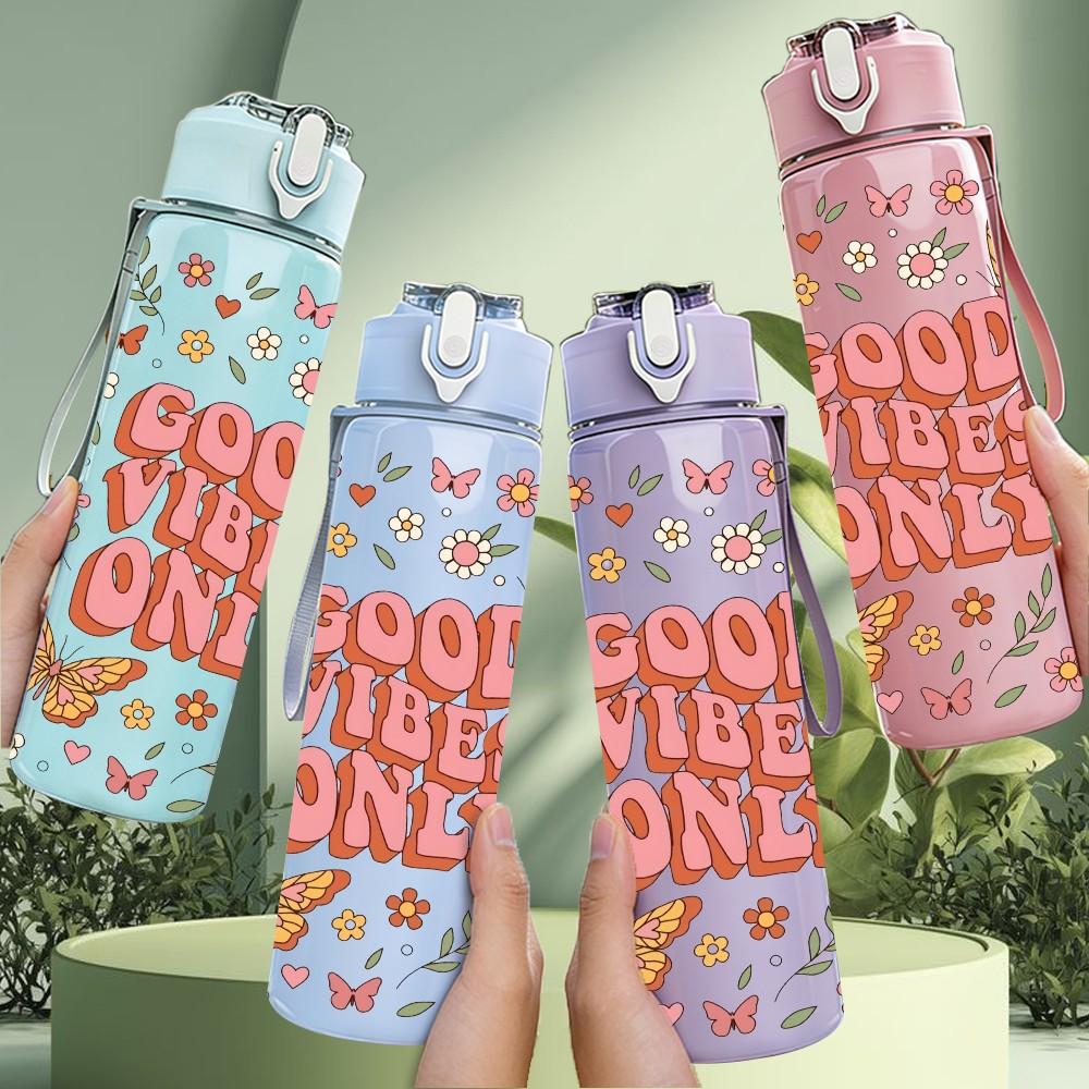 1PC Good Vibes Only Retro Floral Lettering Print 750ml Color Plastic Sports Water Bottle Leakproof Flip Straw Lid Suitable for Sports Office Home Use