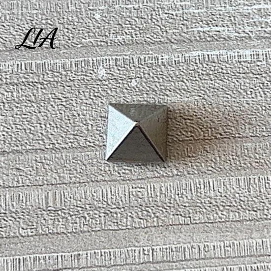Ski Accessories 5/10Pcs Snowboard Stomp Pad, Anti-Slip Pyramid Studs for Snowboarding Traction Pad Skiing, Star Shape Foot Grip, Accessory