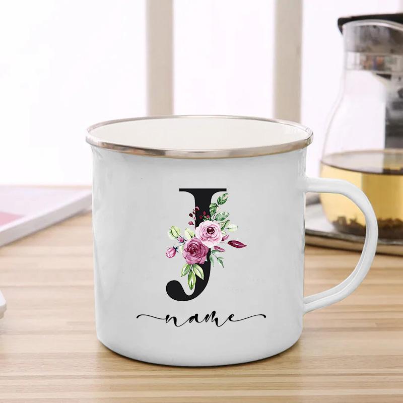 26 инициалов, черная буква, фиолетовый цветочный принт, эмалированная кружка, креативные кофейные чашки, дорожная чашка, персонализированные подарки, кружки для напитков