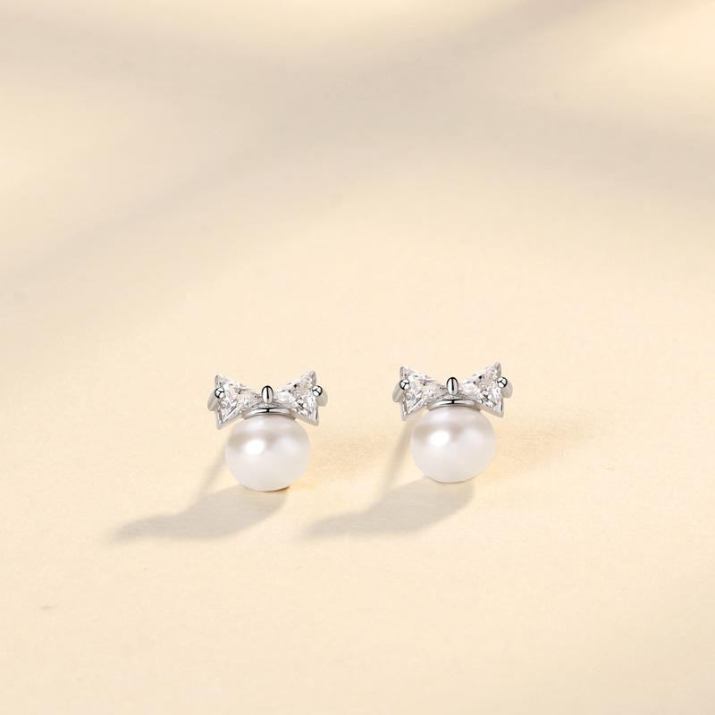 New Niche Design Bow Pearl Earrings Temperament Light Luxury Simple Silver Needle Fashion Stud Earrings