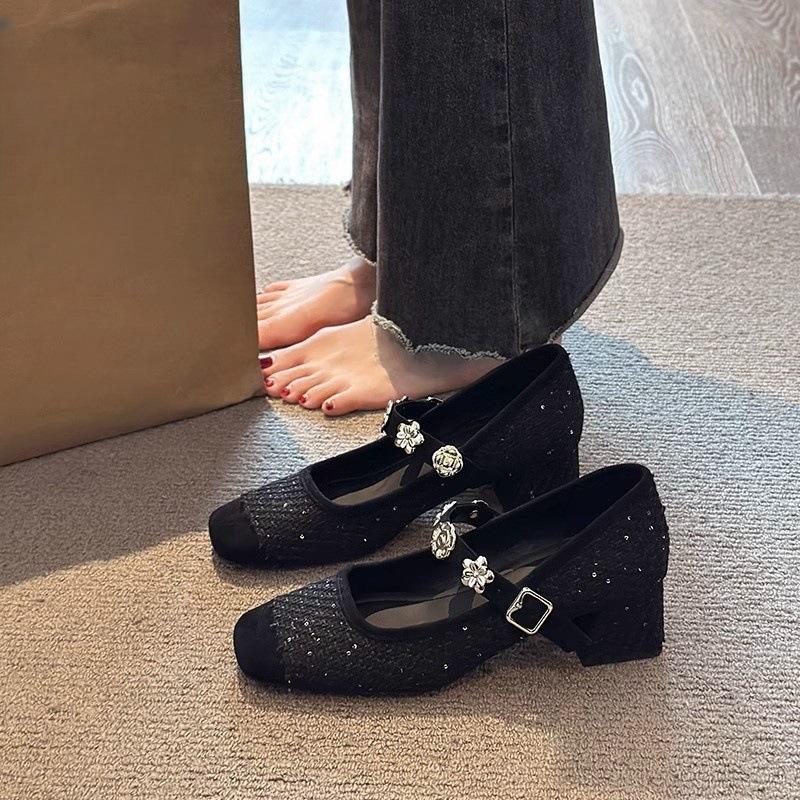 Французские толстые каблуки маленькие ароматные одинарные туфли женские туфли 2025 ранняя весна с юбкой пайетки розовые вечерние туфли Мэри Джейн