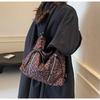 Вместительная сумка-мессенджер с бантом в студенческом стиле для женщин 2024 года, новинка осени и зимы с леопардовым принтом на два плеча сзади и на одно плечо