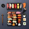 Японская кухня Продукты Декорации для отеля, ресторана, магазина, лавки Рис, креветки, лосось, кусочки рыбного филе, суши