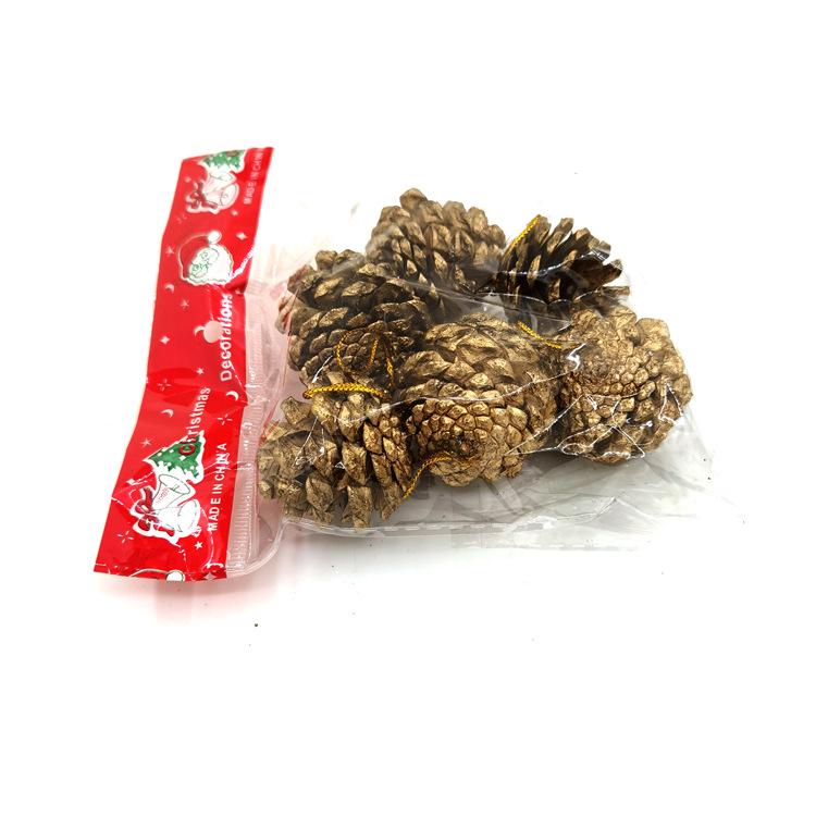 Pine Cone Christmas Ornaments: Creative Photography Props with Dried Flowers and Oil Pine Pendants