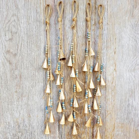 Bohemian Wind Chime Hanging Metal Harmony Cow Bell Cluster with Jute Rope Farmhouse Rustic Vintage Outdoor Garden Patio Wind Bell Decoration Ornament
