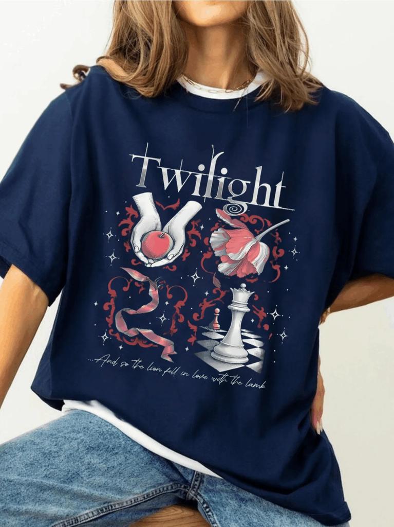 2026 Футболка в стиле Сумерек Футболка с эстетикой обложки книги Подарок фанату Саги Сумерки Вампиры Волки Романтика Унисекс Футболка