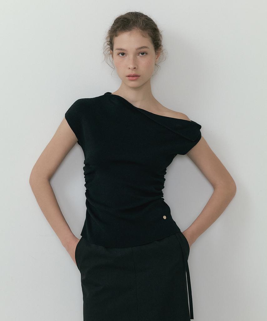 LUCIR ZU Shirring Drop Sleeveless Knit (Black)