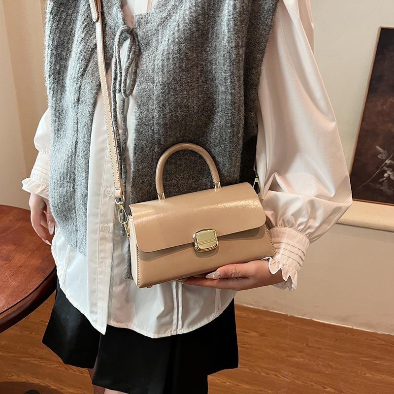 Ручная переноска Маленькая квадратная сумка Женская Новая Повседневная Универсальная Сумка через плечо Женская сумка