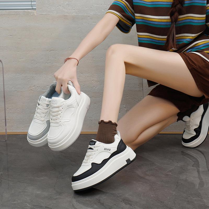 2025 весна маленькие белые туфли новая корейская версия ins студентки увеличение роста платформа спортивные кеды повседневная обувь женская ZS92