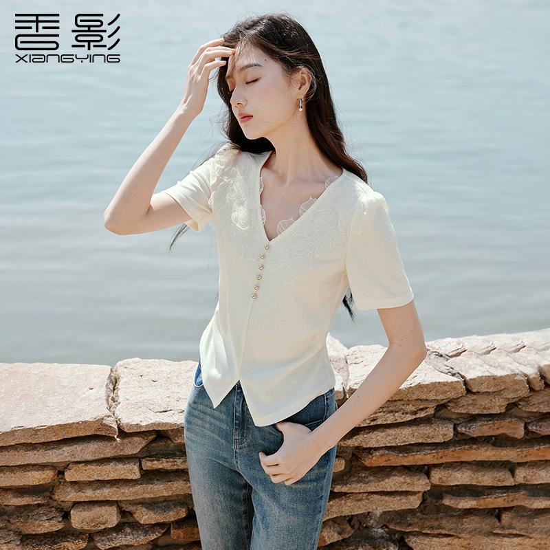 French slim fit waist pinching shoulder V-neck T-shirt