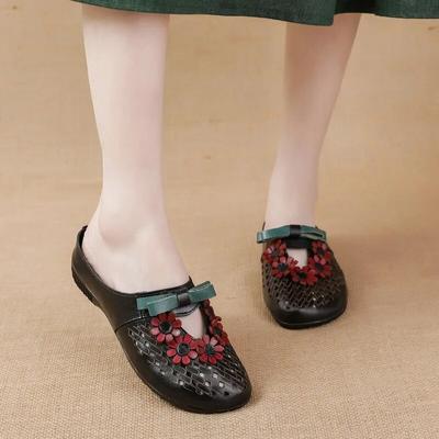 Тапочки из натуральной кожи с цветочным узором в этническом стиле. Женская обувь на низком каблуке. Полые наружные шлепанцы.