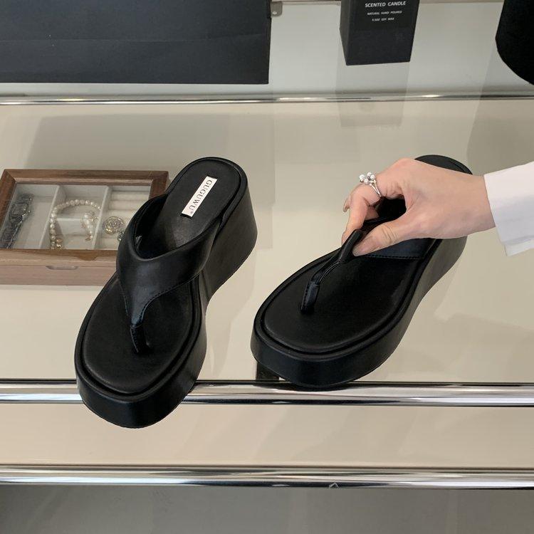 French Niche Seaside Vacation Toe Flip-flops Women's Thick Bottom Summer Muffin Slope Heel Outside Wearing Beach Cool Slippers