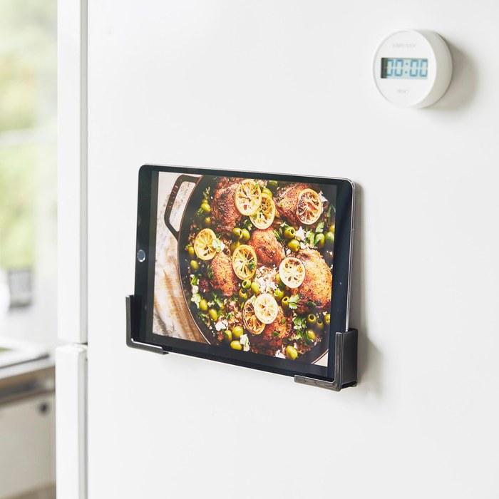 [Yamazaki] Magnetic Tablet Holder Tower Black, Approx. W5 x D2.5 x H5cm. Clamps to secure. Compatible with various sizes. 4985