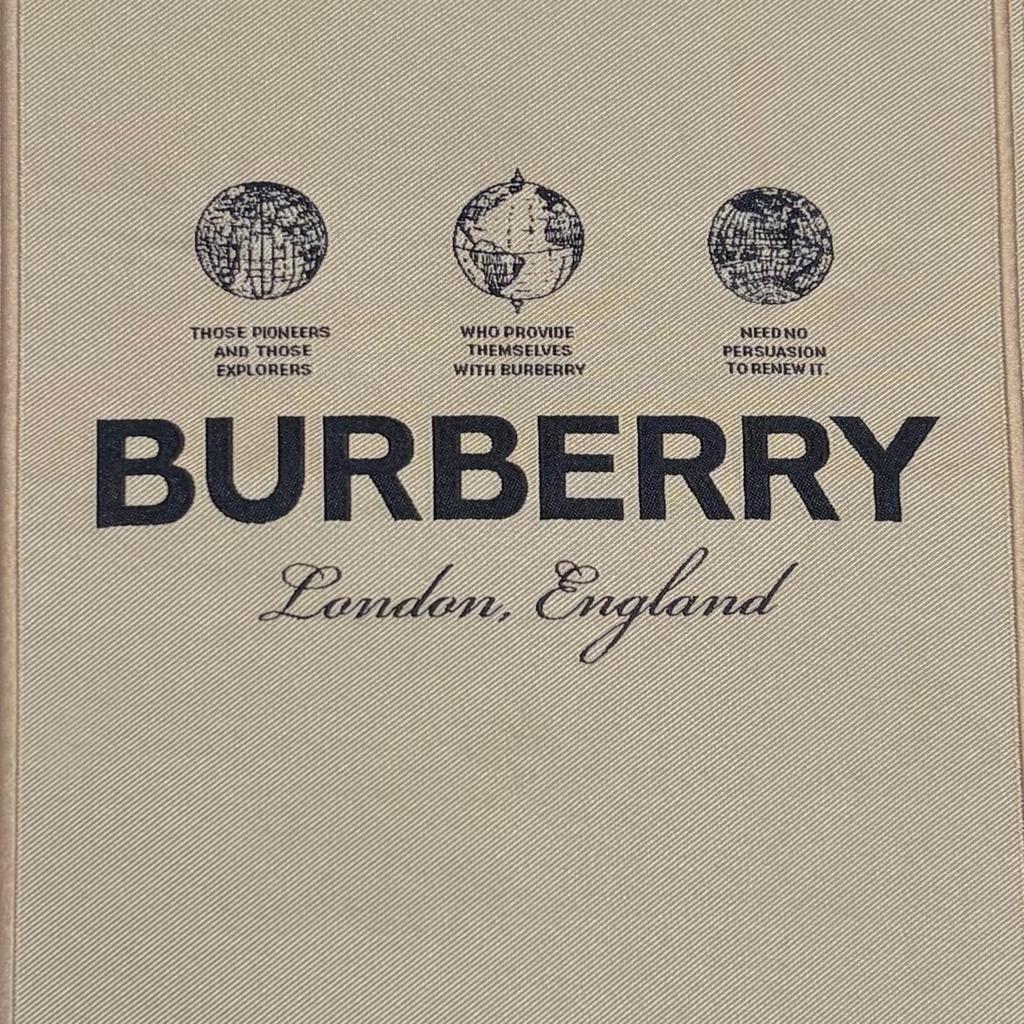 Burberry Худи с капюшоном Черное Мужское Размер S Модель 8057100