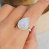 Кольцо с натуральным лунным камнем Rain Drop Silver Ring 925