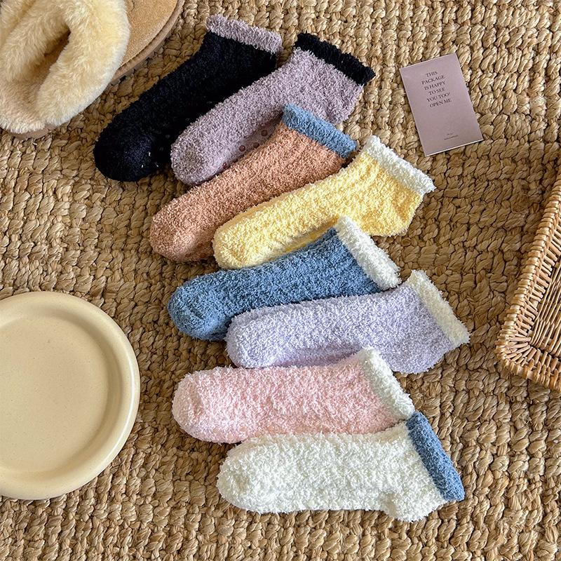 Милый конфетный цвет плюс бархатные утолщенные теплые носки, коралловые бархатные напольные носки, противоскользящие носки для сна с точечным рисунком, короткие