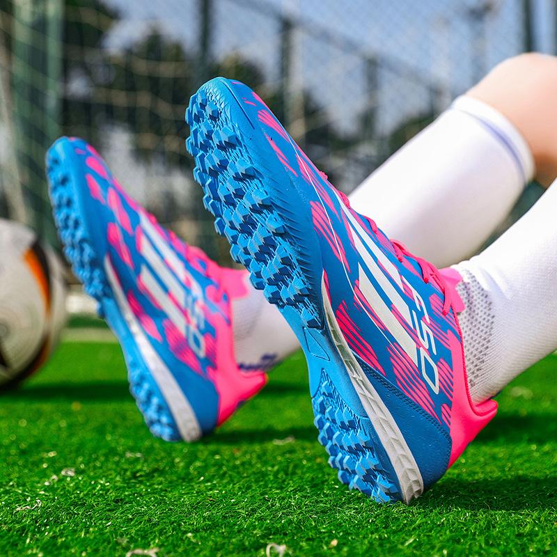 Осень новые детские игровые тренировки длинные ногти сломанные ногти футбольные бутсы Цзиньцзян спот взрослые травяные кроссовки