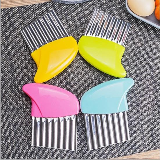 Волна Луковые ломтики картофеля Морщинистый картофель фри Салат Гофрированная нарезка Нарезанные ломтики картофеля Нож Удобные гаджеты