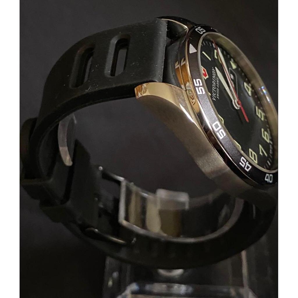 Б/у Черные часы VICTORINOX Swiss Army Рабочие, готовы к немедленному использованию