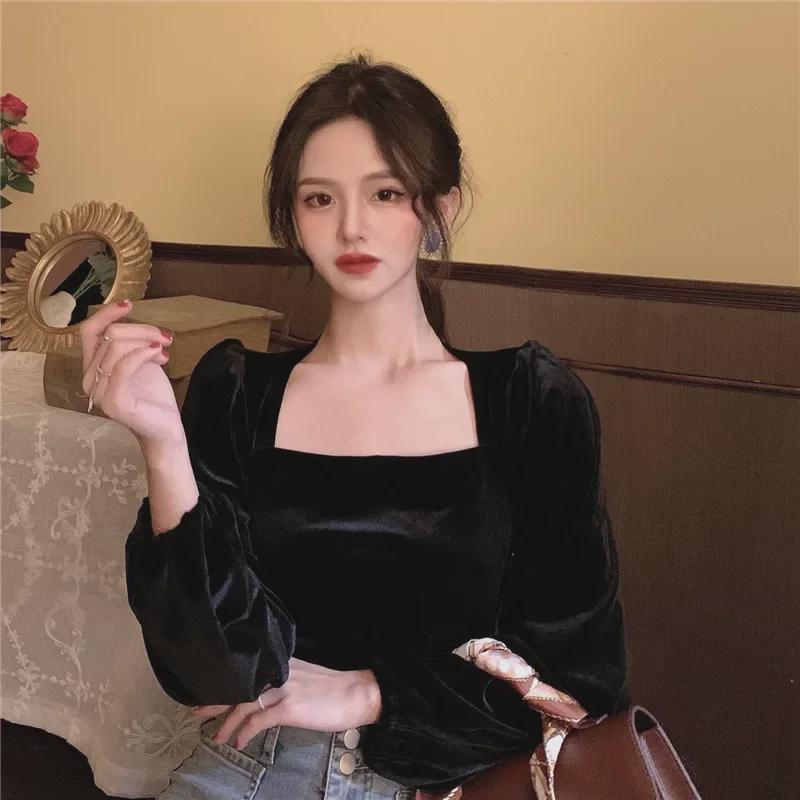 Рубашка из золотого бархата с квадратным воротником и длинными рукавами для женщин