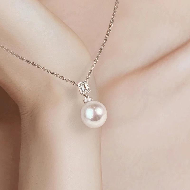 Классическое ожерелье из пресноводного жемчуга Чжуцзи с большим квадратным кулоном