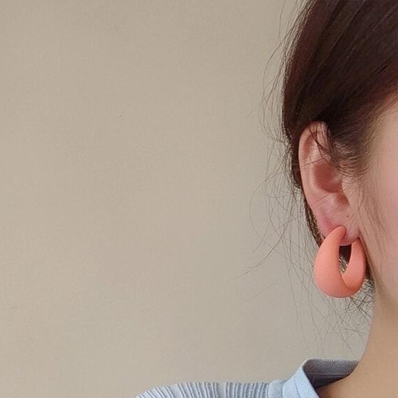 Текстурированные серьги для девочек Весна Лето Свежие конфетные цвета Все сочетается Серьги в форме буквы С Преувеличенные гвоздики для девочек