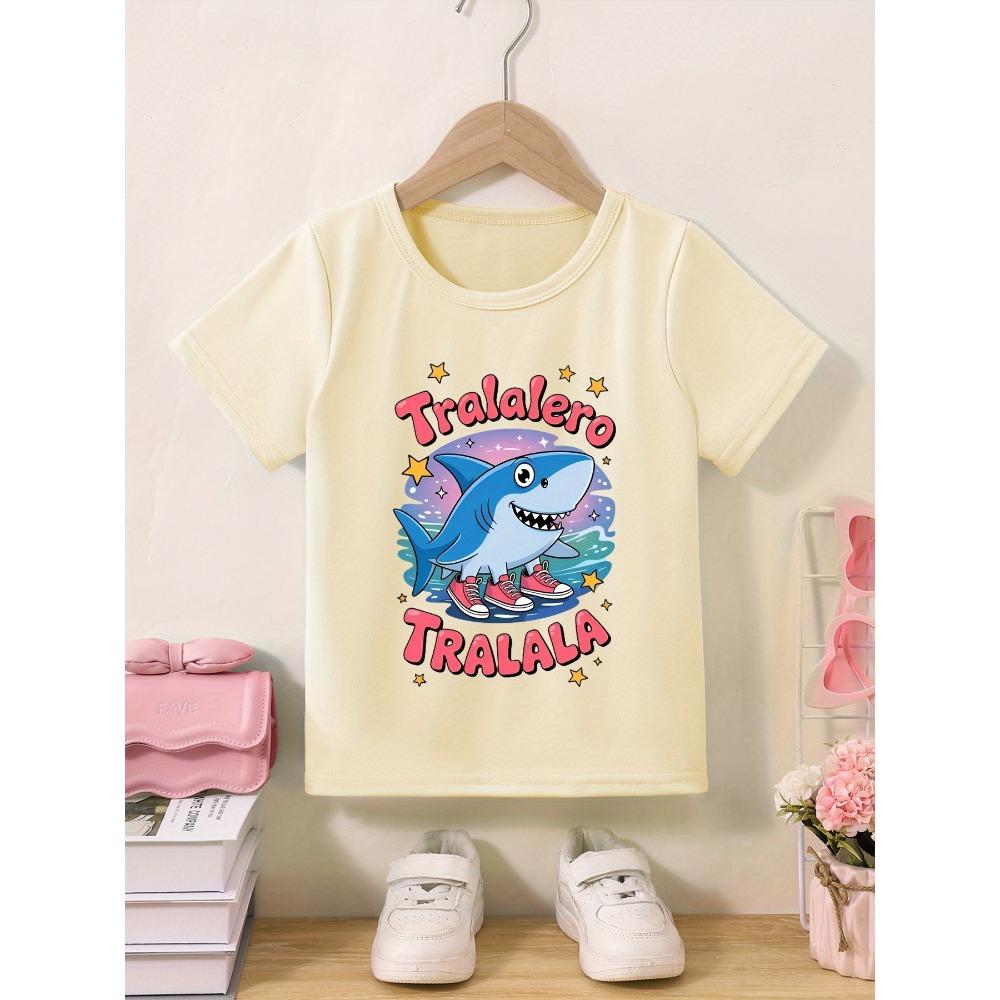 Children's printed short-sleeved T-shirt, fashionable, round neck.