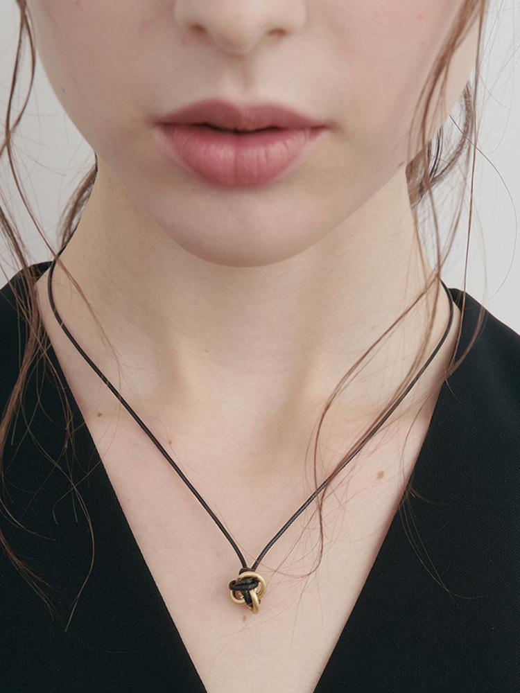 Ожерелье Sosoo Trinity Flow Strap