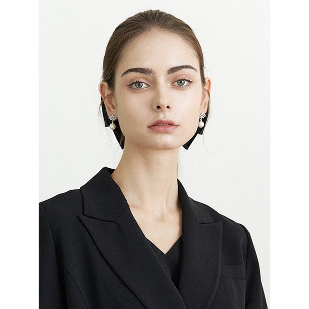 Blanche Cubic Pearl Earrings Jb-21-004E