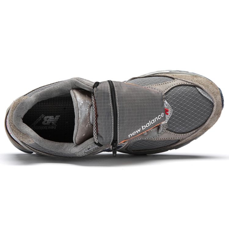 New Balance 2002R Pouch - Кроссовки унисекс Castle Grey Natural-Indigo M2002RVA