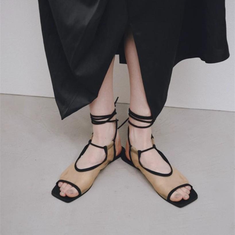 Модные женские сандалии-балетки с квадратным носком в французском стиле, на шнуровке, из дышащей сетки, с открытым носком, летняя обувь 2025, сандалии с ремешком на щиколотке