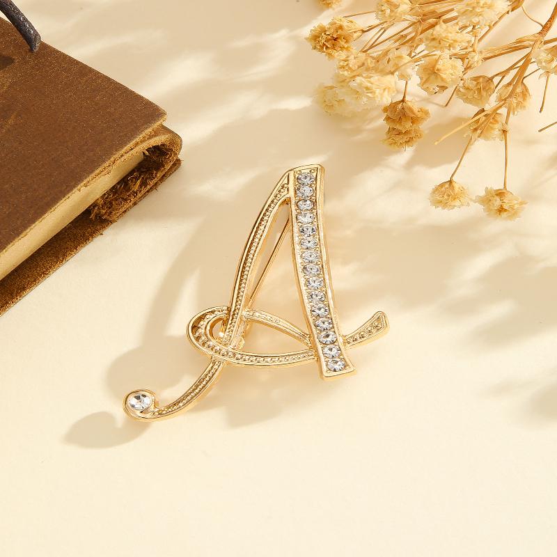 Женская брошь в виде буквы от A до Z, стразы, кристалл, золотистый цвет, английский алфавит, металлические значки, милая брошь, ювелирные аксессуары, подарок