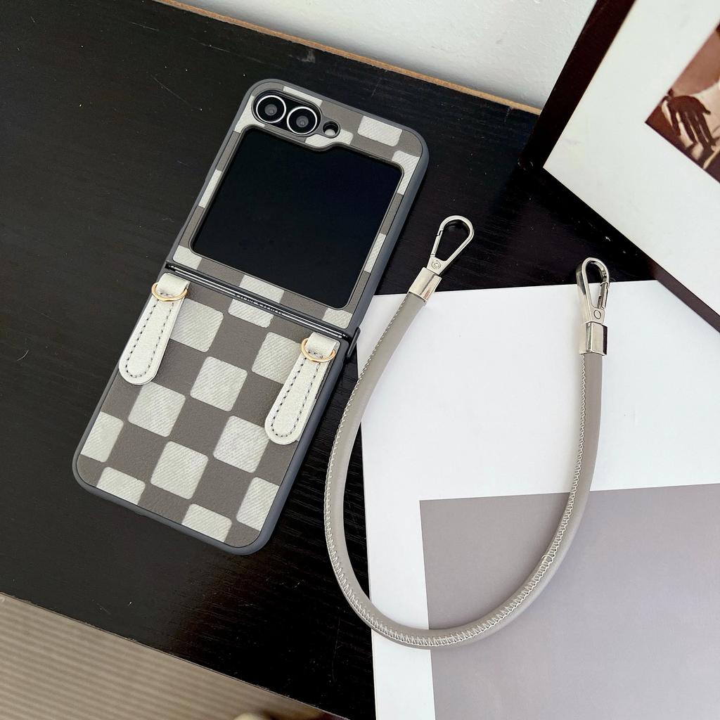 Клетчатый чехол из ПУ кожи с ремешком на запястье для Samsung Galaxy Z Flip 6 5 4 3 5G Защитный противоударный чехол