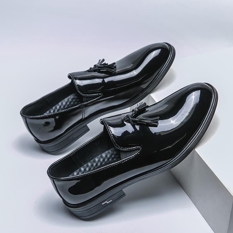 Men's Loafers Luxury Brand Patent Leather Casual Shoes Tassels Wedding Business Dress Shoes Large Size Men Formal Shoes Mocassin
