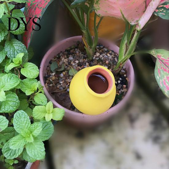 Easy-to-use Plant Hydration Tool 4 Pcs Watering Drippers Terracotta Self-Watering Stakes Long Lasting Self-watering Clay Ball-shaped Emitter