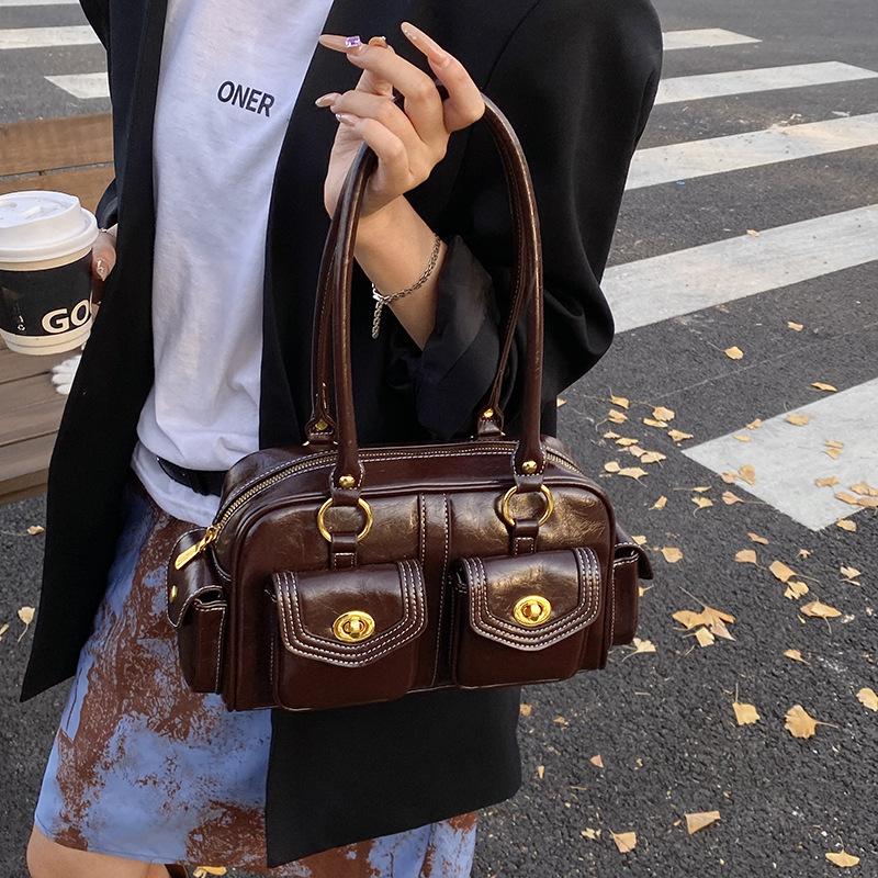 Retro Fashion Suede Shoulder Bag Multiple Pockets Motorcycle Crossbody Bag Underarm Bag Large Capacity Commuter Bag New Handbag