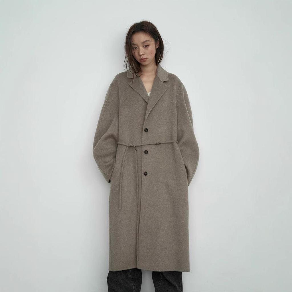 Шерстяное пальто с героиней корейской драмы «Любовь и Нэнси» — зима 2024 г.