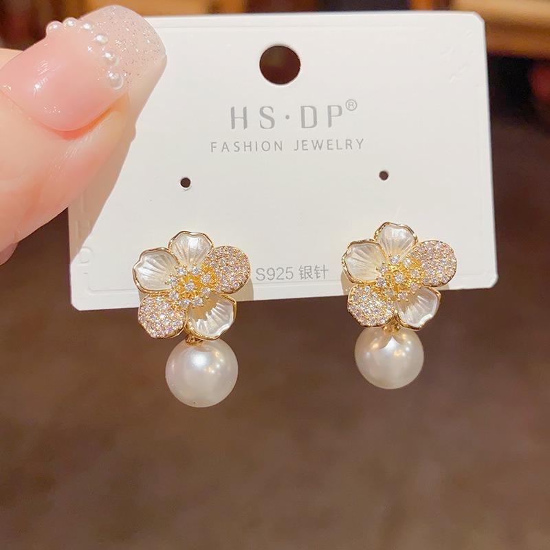 Temperament Shiny Zircon Flowers Stud Earrings For Women Girls Light Luxury Imitation Pearl Earring Party Wedding Ear Jewelry