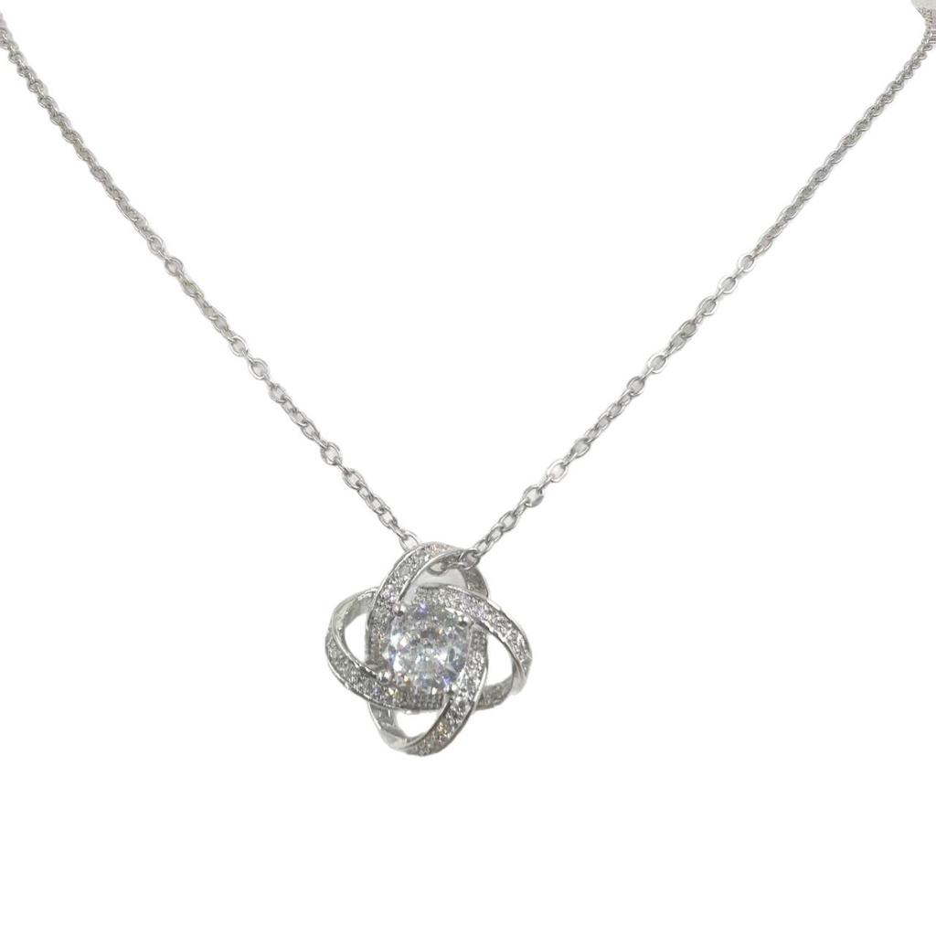 Lucky Four-leaf Clover Light Luxury High-end Sweater Chain Jewelry Necklace Pendant